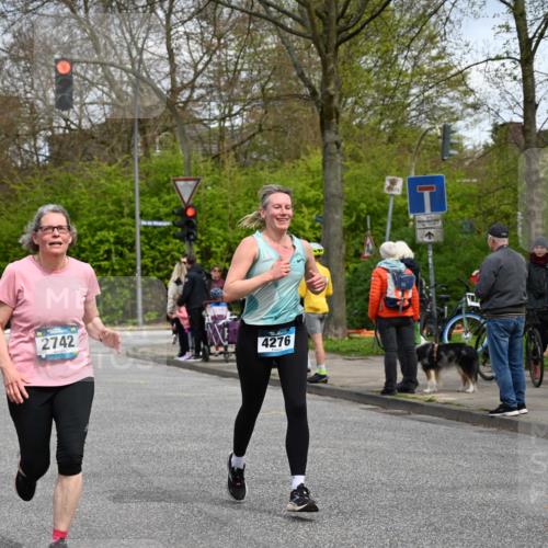 12.04.2026 - 45. Internationalen Wilhelmsburger Insellauf J. Mangold http://msf.ph/oto/9514509 12.04.2026 13:11:58 Ziel 2396, 3079, 3138, 5402, 2136, 4683, 5640, 4480, 4987, 2445, 4930, 2024, 4328, 4276, 5031, 4532, 2742, 5437, 4847, 4846, 4850, 4550, 3914, 2545, 3352, 3348, 5750, 5855, 2280 meine-sportfotos.de