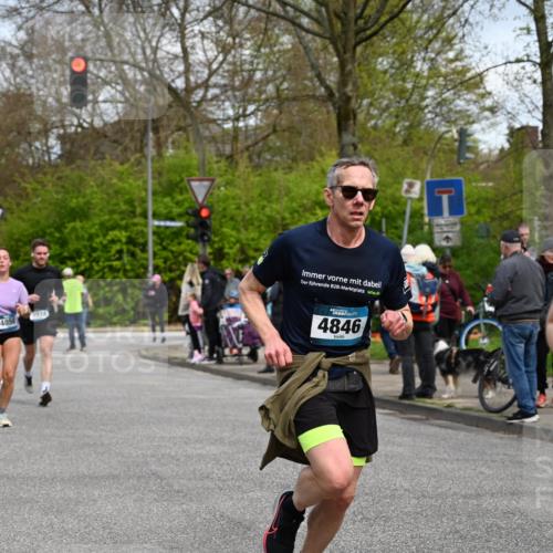 12.04.2026 - 45. Internationalen Wilhelmsburger Insellauf J. Mangold http://msf.ph/oto/9514542 12.04.2026 13:12:07 Ziel 5640, 4480, 4987, 2445, 4930, 2024, 4328, 4276, 5031, 4532, 2742, 5437, 4847, 4846, 4850, 4550, 4550, 3914, 2545, 3352, 3348, 5750, 5855, 2280, 3441, 5674, 4841, 2275, 4671, 4627, 4628 meine-sportfotos.de