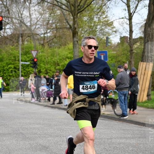 12.04.2026 - 45. Internationalen Wilhelmsburger Insellauf J. Mangold http://msf.ph/oto/9514544 12.04.2026 13:12:07 Ziel 5640, 4480, 4987, 2445, 4930, 2024, 4328, 4276, 5031, 4532, 2742, 5437, 4847, 4846, 4850, 4550, 4550, 3914, 2545, 3352, 3348, 5750, 5855, 2280, 3441, 5674, 4841, 2275, 4671, 4627, 4628 meine-sportfotos.de