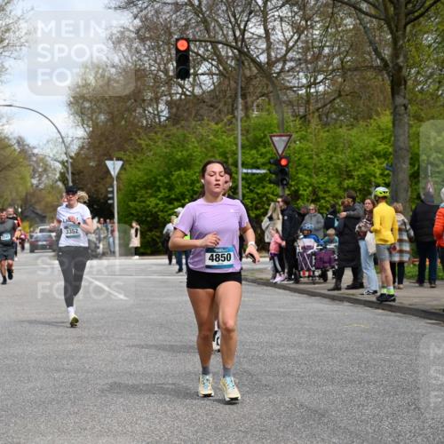 12.04.2026 - 45. Internationalen Wilhelmsburger Insellauf J. Mangold http://msf.ph/oto/9514552 12.04.2026 13:12:09 Ziel 4987, 2445, 4930, 2024, 4328, 4276, 5031, 4532, 2742, 5437, 4847, 4846, 4850, 4550, 3914, 3914, 2545, 3352, 3348, 5750, 5855, 2280, 5855, 2280, 3441, 5674, 4841, 2275, 4671, 4627, 4628, 3638 meine-sportfotos.de