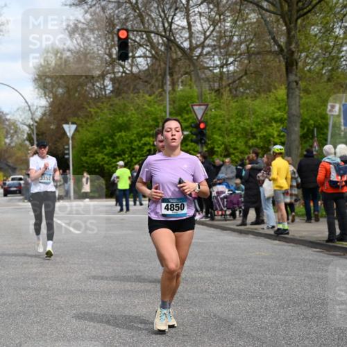 12.04.2026 - 45. Internationalen Wilhelmsburger Insellauf J. Mangold http://msf.ph/oto/9514556 12.04.2026 13:12:09 Ziel 4987, 2445, 4930, 2024, 4328, 4276, 5031, 4532, 2742, 5437, 4847, 4846, 4850, 4550, 3914, 3914, 2545, 3352, 3348, 5750, 5855, 2280, 5855, 2280, 3441, 5674, 4841, 2275, 4671, 4627, 4628, 3638 meine-sportfotos.de
