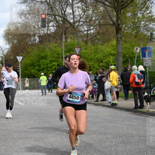 12.04.2026 - 45. Internationalen Wilhelmsburger Insellauf J. Mangold http://msf.ph/oto/9514559 12.04.2026 13:12:10 Ziel 4987, 2445, 4930, 2024, 4328, 4276, 5031, 4532, 2742, 5437, 4847, 4846, 4850, 4550, 3914, 2545, 3352, 3348, 5750, 5855, 2280, 3441, 5674, 4841, 2275, 4671, 4627, 4628, 3638 meine-sportfotos.de