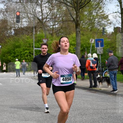 12.04.2026 - 45. Internationalen Wilhelmsburger Insellauf J. Mangold http://msf.ph/oto/9514564 12.04.2026 13:12:10 Ziel 4987, 2445, 4930, 2024, 4328, 4276, 5031, 4532, 2742, 5437, 4847, 4846, 4850, 4550, 3914, 2545, 3352, 3348, 5750, 5855, 2280, 3441, 5674, 4841, 2275, 4671, 4627, 4628, 3638 meine-sportfotos.de