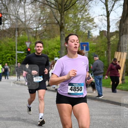 12.04.2026 - 45. Internationalen Wilhelmsburger Insellauf J. Mangold http://msf.ph/oto/9514568 12.04.2026 13:12:10 Ziel 4987, 2445, 4930, 2024, 4328, 4276, 5031, 4532, 2742, 5437, 4847, 4846, 4850, 4550, 3914, 2545, 3352, 3348, 5750, 5855, 2280, 3441, 5674, 4841, 2275, 4671, 4627, 4628, 3638 meine-sportfotos.de