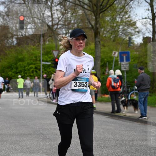 12.04.2026 - 45. Internationalen Wilhelmsburger Insellauf J. Mangold http://msf.ph/oto/9514587 12.04.2026 13:12:13 Ziel 4328, 4276, 5031, 4532, 2742, 5437, 4847, 4846, 4850, 4550, 3914, 2545, 3352, 3348, 3348, 5750, 5855, 2280, 3441, 5674, 4841, 3441, 5674, 4841, 2275, 4671, 4627, 4628, 3638, 4385 meine-sportfotos.de