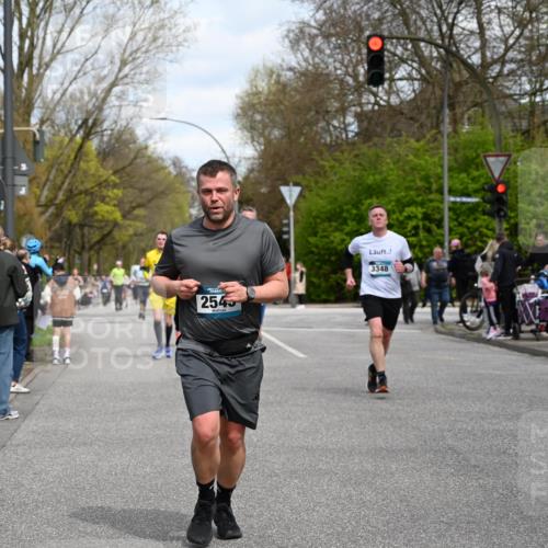 12.04.2026 - 45. Internationalen Wilhelmsburger Insellauf J. Mangold http://msf.ph/oto/9514594 12.04.2026 13:12:16 Ziel 4276, 5031, 4532, 2742, 5437, 4847, 4846, 4850, 4550, 3914, 2545, 3352, 3348, 5750, 5855, 2280, 3441, 5674, 4841, 2275, 4671, 4627, 4628, 3638, 4385, 2274, 4919, 4720, 4721 meine-sportfotos.de