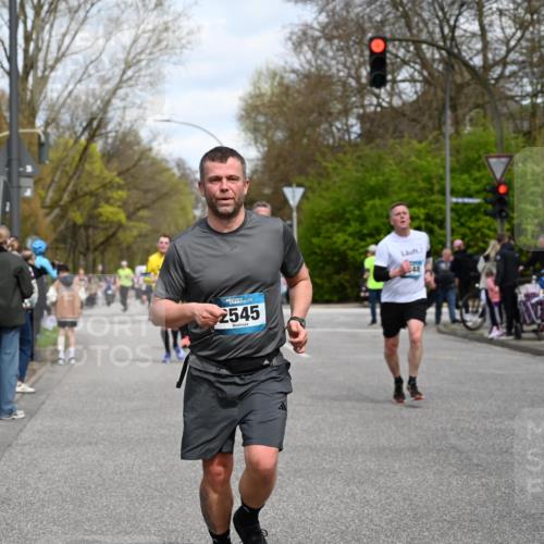 12.04.2026 - 45. Internationalen Wilhelmsburger Insellauf J. Mangold http://msf.ph/oto/9514598 12.04.2026 13:12:16 Ziel 4276, 5031, 4532, 2742, 5437, 4847, 4846, 4850, 4550, 3914, 2545, 3352, 3348, 5750, 5855, 2280, 3441, 5674, 4841, 2275, 4671, 4627, 4628, 3638, 4385, 2274, 4919, 4720, 4721 meine-sportfotos.de