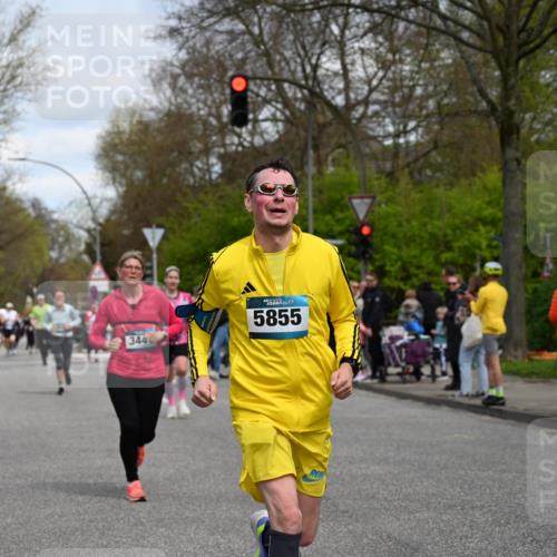 12.04.2026 - 45. Internationalen Wilhelmsburger Insellauf J. Mangold http://msf.ph/oto/9514630 12.04.2026 13:12:21 Ziel 5437, 4847, 4846, 4850, 4550, 3914, 2545, 3352, 3348, 5750, 5855, 2280, 5855, 2280, 3441, 5674, 4841, 2275, 4671, 4627, 4628, 3638, 4385, 2274, 4919, 4720, 4721, 2998, 4693 meine-sportfotos.de