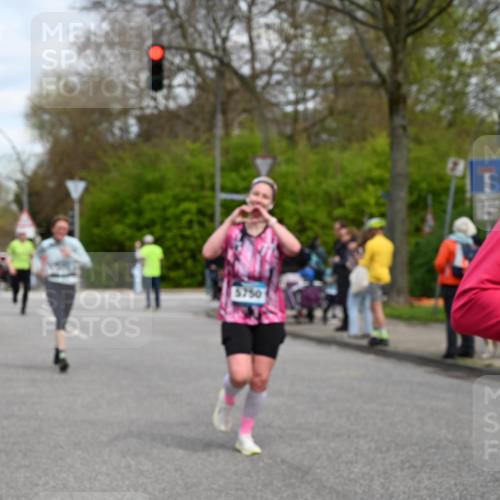 12.04.2026 - 45. Internationalen Wilhelmsburger Insellauf J. Mangold http://msf.ph/oto/9514653 12.04.2026 13:12:24 Ziel 4847, 4846, 4850, 4550, 3914, 2545, 3352, 3348, 5750, 5855, 2280, 3441, 5674, 4841, 2275, 4671, 4627, 4628, 3638, 4385, 4385, 2274, 4919, 4720, 4721, 2998, 4693, 3519, 4970, 3686 meine-sportfotos.de