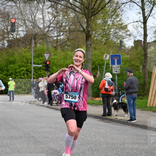 12.04.2026 - 45. Internationalen Wilhelmsburger Insellauf J. Mangold http://msf.ph/oto/9514662 12.04.2026 13:12:25 Ziel 4847, 4846, 4850, 4550, 3914, 2545, 3352, 3348, 5750, 5855, 2280, 3441, 5674, 4841, 3441, 5674, 4841, 2275, 4671, 4627, 4628, 3638, 4385, 2274, 4919, 4720, 4721, 2998, 4693, 3519, 4970, 3686, 4643 meine-sportfotos.de