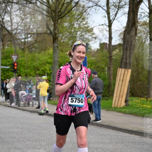 12.04.2026 - 45. Internationalen Wilhelmsburger Insellauf J. Mangold http://msf.ph/oto/9514667 12.04.2026 13:12:25 Ziel 4847, 4846, 4850, 4550, 3914, 2545, 3352, 3348, 5750, 5855, 2280, 3441, 5674, 4841, 3441, 5674, 4841, 2275, 4671, 4627, 4628, 3638, 4385, 2274, 4919, 4720, 4721, 2998, 4693, 3519, 4970, 3686, 4643 meine-sportfotos.de