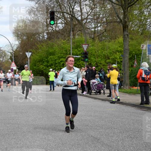 12.04.2026 - 45. Internationalen Wilhelmsburger Insellauf J. Mangold http://msf.ph/oto/9514671 12.04.2026 13:12:26 Ziel 4847, 4846, 4850, 4550, 3914, 2545, 3352, 3348, 5750, 5855, 2280, 3441, 5674, 4841, 2275, 4671, 4627, 4628, 3638, 4385, 2274, 4919, 2274, 4919, 4720, 4721, 2998, 4693, 3519, 4970, 3686, 4643, 2877 meine-sportfotos.de