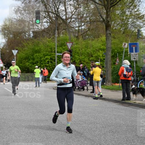 12.04.2026 - 45. Internationalen Wilhelmsburger Insellauf J. Mangold http://msf.ph/oto/9514674 12.04.2026 13:12:27 Ziel 4847, 4846, 4850, 4550, 3914, 2545, 3352, 3348, 5750, 5855, 2280, 3441, 5674, 4841, 2275, 4671, 4627, 4628, 3638, 4385, 2274, 4919, 4720, 4720, 4721, 2998, 4693, 3519, 4970, 3686, 4643, 2877 meine-sportfotos.de