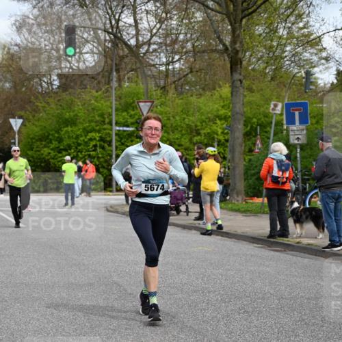 12.04.2026 - 45. Internationalen Wilhelmsburger Insellauf J. Mangold http://msf.ph/oto/9514676 12.04.2026 13:12:27 Ziel 4847, 4846, 4850, 4550, 3914, 2545, 3352, 3348, 5750, 5855, 2280, 3441, 5674, 4841, 2275, 4671, 4627, 4628, 3638, 4385, 2274, 4919, 4720, 4720, 4721, 2998, 4693, 3519, 4970, 3686, 4643, 2877 meine-sportfotos.de
