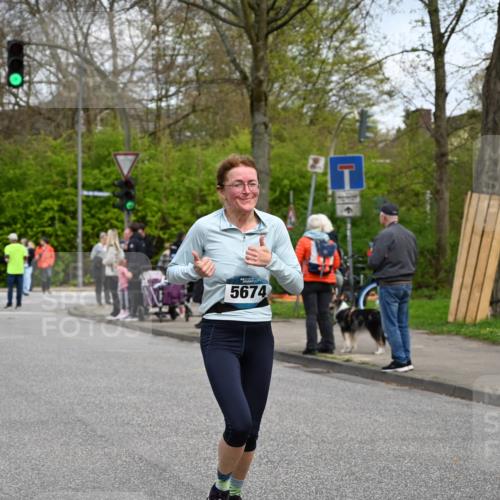 12.04.2026 - 45. Internationalen Wilhelmsburger Insellauf J. Mangold http://msf.ph/oto/9514683 12.04.2026 13:12:27 Ziel 4847, 4846, 4850, 4550, 3914, 2545, 3352, 3348, 5750, 5855, 2280, 3441, 5674, 4841, 2275, 4671, 4627, 4628, 3638, 4385, 2274, 4919, 4720, 4720, 4721, 2998, 4693, 3519, 4970, 3686, 4643, 2877 meine-sportfotos.de