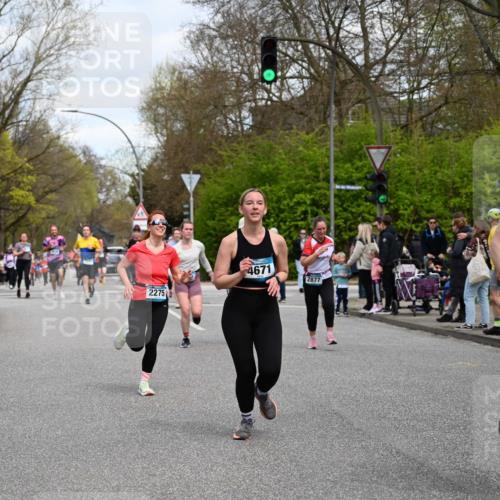 12.04.2026 - 45. Internationalen Wilhelmsburger Insellauf J. Mangold http://msf.ph/oto/9514685 12.04.2026 13:12:31 Ziel 4550, 3914, 2545, 3352, 3348, 5750, 5855, 2280, 3441, 5674, 4841, 2275, 4671, 4627, 4628, 4627, 4628, 3638, 4385, 2274, 4919, 4720, 4721, 2998, 4693, 3519, 4970, 3686, 4643, 2877, 5265, 5266, 4648, 2026, 5457, 4320, 4249, 3033, 2470 meine-sportfotos.de