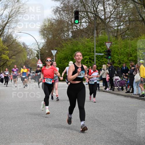 12.04.2026 - 45. Internationalen Wilhelmsburger Insellauf J. Mangold http://msf.ph/oto/9514687 12.04.2026 13:12:31 Ziel 4550, 3914, 2545, 3352, 3348, 5750, 5855, 2280, 3441, 5674, 4841, 2275, 4671, 4627, 4628, 4627, 4628, 3638, 4385, 2274, 4919, 4720, 4721, 2998, 4693, 3519, 4970, 3686, 4643, 2877, 5265, 5266, 4648, 2026, 5457, 4320, 4249, 3033, 2470 meine-sportfotos.de