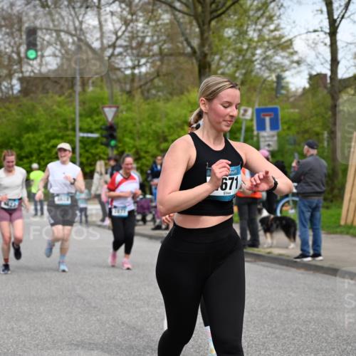 12.04.2026 - 45. Internationalen Wilhelmsburger Insellauf J. Mangold http://msf.ph/oto/9514703 12.04.2026 13:12:33 Ziel 3914, 2545, 3352, 3348, 5750, 5855, 2280, 3441, 5674, 4841, 2275, 4671, 4627, 4628, 3638, 4385, 2274, 4919, 4720, 4721, 2998, 4693, 4693, 3519, 4970, 3686, 4643, 2877, 5265, 5266, 4648, 2026, 5457, 4320, 4249, 3033, 2470, 4364, 3942, 5221 meine-sportfotos.de