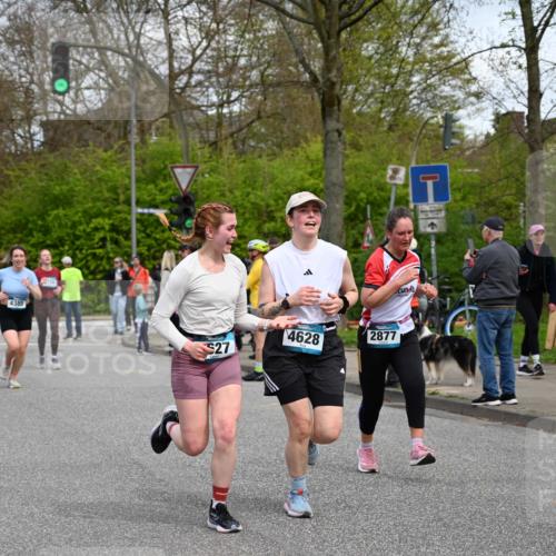 12.04.2026 - 45. Internationalen Wilhelmsburger Insellauf J. Mangold http://msf.ph/oto/9514717 12.04.2026 13:12:35 Ziel 2545, 3352, 3348, 5750, 5855, 2280, 3441, 5674, 4841, 2275, 4671, 4627, 4628, 3638, 4385, 2274, 4919, 4720, 4721, 2998, 4693, 3519, 4970, 3686, 4643, 2877, 5265, 5266, 4648, 2026, 5457, 4320, 4249, 3033, 2470, 4364, 3942, 5221, 3540, 3933 meine-sportfotos.de