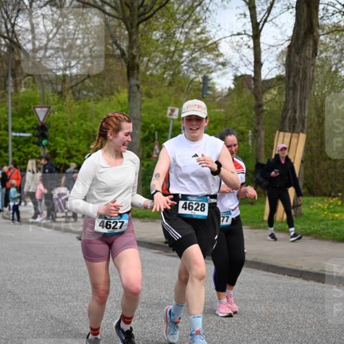 12.04.2026 - 45. Internationalen Wilhelmsburger Insellauf J. Mangold http://msf.ph/oto/9514723 12.04.2026 13:12:35 Ziel 2545, 3352, 3348, 5750, 5855, 2280, 3441, 5674, 4841, 2275, 4671, 4627, 4628, 3638, 4385, 2274, 4919, 4720, 4721, 2998, 4693, 3519, 4970, 3686, 4643, 2877, 5265, 5266, 4648, 2026, 5457, 4320, 4249, 3033, 2470, 4364, 3942, 5221, 3540, 3933 meine-sportfotos.de