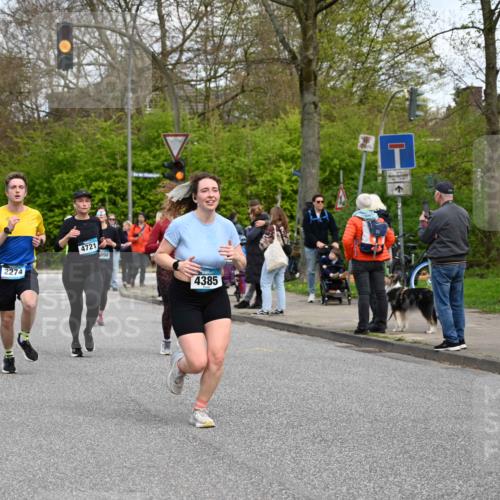 12.04.2026 - 45. Internationalen Wilhelmsburger Insellauf J. Mangold http://msf.ph/oto/9514740 12.04.2026 13:12:37 Ziel 3348, 5750, 5855, 2280, 3441, 5674, 4841, 2275, 4671, 4627, 4628, 3638, 4385, 2274, 4919, 4720, 4721, 2998, 4693, 3519, 4970, 3686, 4643, 4643, 2877, 5265, 5266, 4648, 2026, 5457, 4320, 4249, 3033, 2470, 4364, 3942, 5221, 3540, 3933, 3935, 3805 meine-sportfotos.de