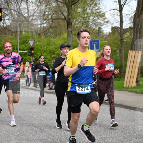 12.04.2026 - 45. Internationalen Wilhelmsburger Insellauf J. Mangold http://msf.ph/oto/9514760 12.04.2026 13:12:40 Ziel 5750, 5855, 2280, 3441, 5674, 4841, 2275, 4671, 4627, 4628, 3638, 4385, 2274, 4919, 4720, 4721, 4721, 2998, 4693, 3519, 4970, 3686, 4643, 2877, 5265, 5266, 4648, 2026, 5457, 4320, 4249, 3033, 2470, 4364, 3942, 5221, 3540, 3933, 3935, 3805, 5158, 5157, 2462, 4533, 5693 meine-sportfotos.de