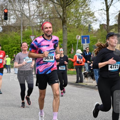 12.04.2026 - 45. Internationalen Wilhelmsburger Insellauf J. Mangold http://msf.ph/oto/9514768 12.04.2026 13:12:40 Ziel 5750, 5855, 2280, 3441, 5674, 4841, 2275, 4671, 4627, 4628, 3638, 4385, 2274, 4919, 4720, 4721, 4721, 2998, 4693, 3519, 4970, 3686, 4643, 2877, 5265, 5266, 4648, 2026, 5457, 4320, 4249, 3033, 2470, 4364, 3942, 5221, 3540, 3933, 3935, 3805, 5158, 5157, 2462, 4533, 5693 meine-sportfotos.de
