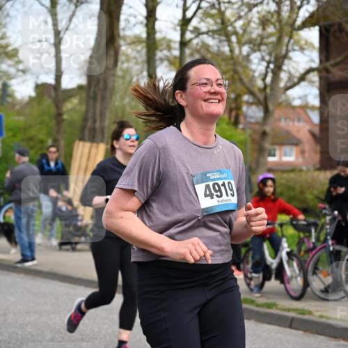 12.04.2026 - 45. Internationalen Wilhelmsburger Insellauf J. Mangold http://msf.ph/oto/9514782 12.04.2026 13:12:42 Ziel 5750, 5855, 2280, 3441, 5674, 4841, 2275, 4671, 4627, 4628, 3638, 4385, 2274, 4919, 4720, 4721, 2998, 4693, 3519, 4970, 3686, 4643, 2877, 5265, 5266, 4648, 2026, 5457, 2026, 5457, 4320, 4249, 3033, 2470, 4364, 3942, 5221, 3540, 3933, 3935, 3805, 5158, 5157, 2462, 4533, 5693 meine-sportfotos.de