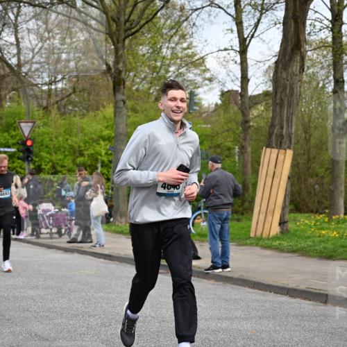12.04.2026 - 45. Internationalen Wilhelmsburger Insellauf J. Mangold http://msf.ph/oto/9514814 12.04.2026 13:12:48 Ziel 3441, 5674, 4841, 2275, 4671, 4627, 4628, 3638, 4385, 2274, 4919, 4720, 4721, 2998, 4693, 3519, 4970, 3686, 4643, 2877, 5265, 5266, 4648, 2026, 5457, 4320, 4249, 3033, 2470, 4364, 3942, 5221, 3540, 3933, 3935, 3935, 3805, 5158, 5157, 2462, 4533, 5693, 5637 meine-sportfotos.de