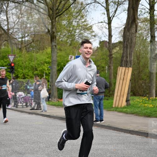 12.04.2026 - 45. Internationalen Wilhelmsburger Insellauf J. Mangold http://msf.ph/oto/9514815 12.04.2026 13:12:48 Ziel 3441, 5674, 4841, 2275, 4671, 4627, 4628, 3638, 4385, 2274, 4919, 4720, 4721, 2998, 4693, 3519, 4970, 3686, 4643, 2877, 5265, 5266, 4648, 2026, 5457, 4320, 4249, 3033, 2470, 4364, 3942, 5221, 3540, 3933, 3935, 3935, 3805, 5158, 5157, 2462, 4533, 5693, 5637 meine-sportfotos.de