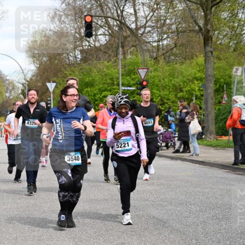 12.04.2026 - 45. Internationalen Wilhelmsburger Insellauf J. Mangold http://msf.ph/oto/9514816 12.04.2026 13:12:49 Ziel 3441, 5674, 4841, 2275, 4671, 4627, 4628, 3638, 4385, 2274, 4919, 4720, 4721, 2998, 4693, 3519, 4970, 3686, 4643, 4643, 2877, 5265, 5266, 4648, 2026, 5457, 4320, 4249, 3033, 2470, 4364, 3942, 5221, 3540, 3933, 3935, 3805, 3805, 5158, 5157, 2462, 4533, 5693, 5637 meine-sportfotos.de