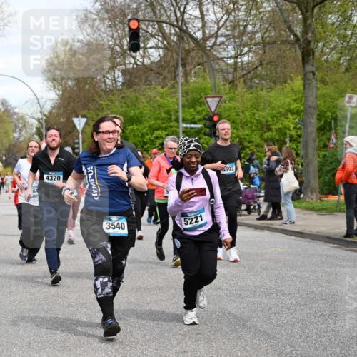 12.04.2026 - 45. Internationalen Wilhelmsburger Insellauf J. Mangold http://msf.ph/oto/9514817 12.04.2026 13:12:49 Ziel 3441, 5674, 4841, 2275, 4671, 4627, 4628, 3638, 4385, 2274, 4919, 4720, 4721, 2998, 4693, 3519, 4970, 3686, 4643, 4643, 2877, 5265, 5266, 4648, 2026, 5457, 4320, 4249, 3033, 2470, 4364, 3942, 5221, 3540, 3933, 3935, 3805, 3805, 5158, 5157, 2462, 4533, 5693, 5637 meine-sportfotos.de