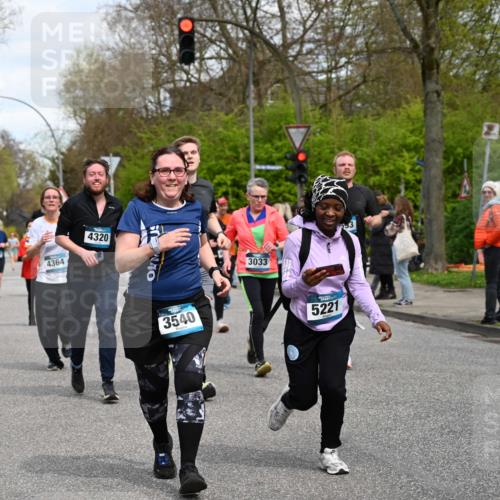 12.04.2026 - 45. Internationalen Wilhelmsburger Insellauf J. Mangold http://msf.ph/oto/9514821 12.04.2026 13:12:49 Ziel 3441, 5674, 4841, 2275, 4671, 4627, 4628, 3638, 4385, 2274, 4919, 4720, 4721, 2998, 4693, 3519, 4970, 3686, 4643, 4643, 2877, 5265, 5266, 4648, 2026, 5457, 4320, 4249, 3033, 2470, 4364, 3942, 5221, 3540, 3933, 3935, 3805, 3805, 5158, 5157, 2462, 4533, 5693, 5637 meine-sportfotos.de
