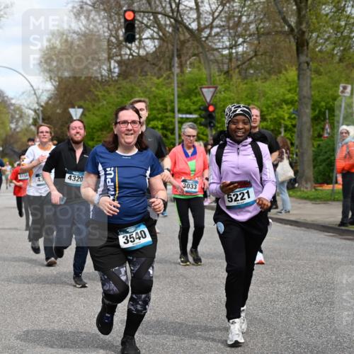 12.04.2026 - 45. Internationalen Wilhelmsburger Insellauf J. Mangold http://msf.ph/oto/9514823 12.04.2026 13:12:50 Ziel 3441, 5674, 4841, 2275, 4671, 4627, 4628, 3638, 4385, 2274, 4919, 4720, 4721, 2998, 4693, 3519, 4970, 3686, 4643, 2877, 2877, 5265, 5266, 4648, 2026, 5457, 4320, 4249, 3033, 2470, 4364, 3942, 5221, 3540, 3933, 3935, 3805, 5158, 5157, 5158, 5157, 2462, 4533, 5693, 5637 meine-sportfotos.de