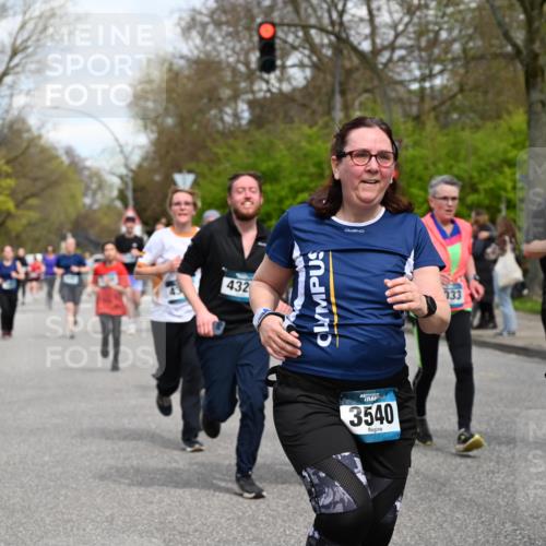 12.04.2026 - 45. Internationalen Wilhelmsburger Insellauf J. Mangold http://msf.ph/oto/9514829 12.04.2026 13:12:50 Ziel 3441, 5674, 4841, 2275, 4671, 4627, 4628, 3638, 4385, 2274, 4919, 4720, 4721, 2998, 4693, 3519, 4970, 3686, 4643, 2877, 2877, 5265, 5266, 4648, 2026, 5457, 4320, 4249, 3033, 2470, 4364, 3942, 5221, 3540, 3933, 3935, 3805, 5158, 5157, 5158, 5157, 2462, 4533, 5693, 5637 meine-sportfotos.de