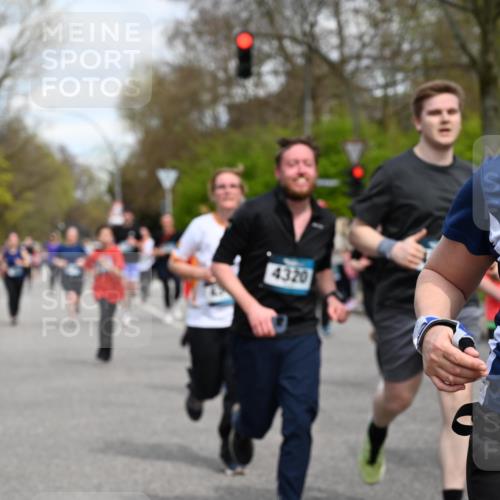 12.04.2026 - 45. Internationalen Wilhelmsburger Insellauf J. Mangold http://msf.ph/oto/9514838 12.04.2026 13:12:51 Ziel 2275, 4671, 4627, 4628, 3638, 4385, 2274, 4919, 4720, 4721, 2998, 4693, 3519, 4970, 3686, 4643, 2877, 5265, 5266, 4648, 2026, 5457, 4320, 4249, 3033, 2470, 4364, 3942, 5221, 3540, 3933, 3935, 3805, 5158, 5157, 2462, 4533, 5693, 2462, 4533, 5693, 5637, 2080, 5819 meine-sportfotos.de