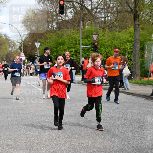12.04.2026 - 45. Internationalen Wilhelmsburger Insellauf J. Mangold http://msf.ph/oto/9514852 12.04.2026 13:12:53 Ziel 2275, 4671, 4627, 4628, 3638, 4385, 2274, 4919, 4720, 4721, 2998, 4693, 3519, 4970, 3686, 4643, 2877, 5265, 5266, 4648, 5265, 5266, 4648, 2026, 5457, 4320, 4249, 3033, 2470, 4364, 3942, 5221, 3540, 3933, 3935, 3805, 5158, 5157, 2462, 4533, 5693, 5637, 2080, 5819, 2064, 4923, 4281 meine-sportfotos.de