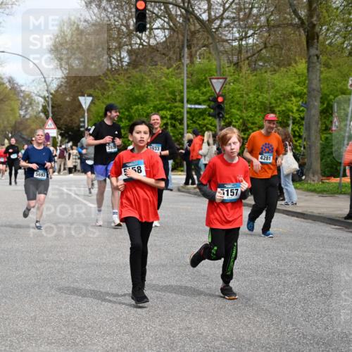 12.04.2026 - 45. Internationalen Wilhelmsburger Insellauf J. Mangold http://msf.ph/oto/9514853 12.04.2026 13:12:54 Ziel 2275, 4671, 4627, 4628, 3638, 4385, 2274, 4919, 4720, 4721, 2998, 4693, 3519, 4970, 3686, 4643, 2877, 5265, 5266, 4648, 2026, 5457, 2026, 5457, 4320, 4249, 3033, 2470, 4364, 3942, 5221, 3540, 3933, 3935, 3805, 5158, 5157, 2462, 4533, 5693, 5637, 2080, 5819, 2064, 4923, 4281, 3984 meine-sportfotos.de