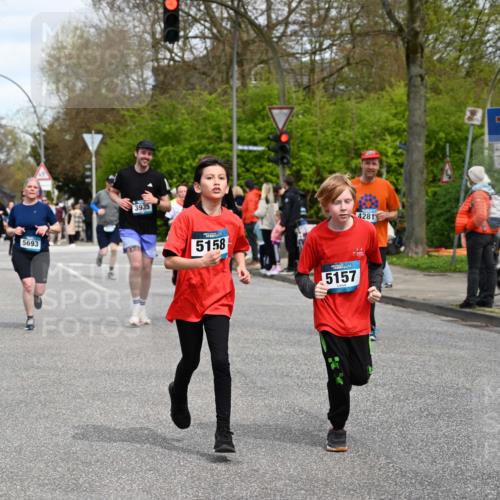 12.04.2026 - 45. Internationalen Wilhelmsburger Insellauf J. Mangold http://msf.ph/oto/9514857 12.04.2026 13:12:54 Ziel 2275, 4671, 4627, 4628, 3638, 4385, 2274, 4919, 4720, 4721, 2998, 4693, 3519, 4970, 3686, 4643, 2877, 5265, 5266, 4648, 2026, 5457, 2026, 5457, 4320, 4249, 3033, 2470, 4364, 3942, 5221, 3540, 3933, 3935, 3805, 5158, 5157, 2462, 4533, 5693, 5637, 2080, 5819, 2064, 4923, 4281, 3984 meine-sportfotos.de