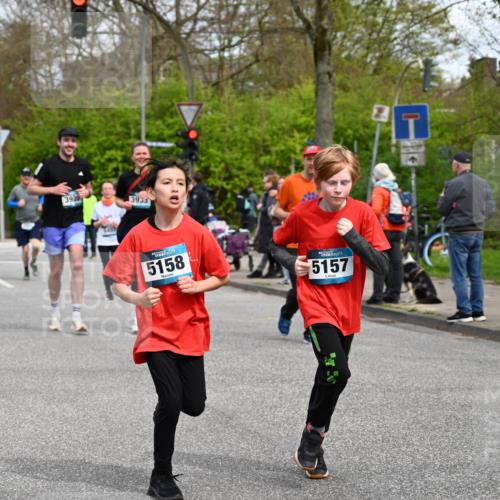 12.04.2026 - 45. Internationalen Wilhelmsburger Insellauf J. Mangold http://msf.ph/oto/9514862 12.04.2026 13:12:54 Ziel 2275, 4671, 4627, 4628, 3638, 4385, 2274, 4919, 4720, 4721, 2998, 4693, 3519, 4970, 3686, 4643, 2877, 5265, 5266, 4648, 2026, 5457, 2026, 5457, 4320, 4249, 3033, 2470, 4364, 3942, 5221, 3540, 3933, 3935, 3805, 5158, 5157, 2462, 4533, 5693, 5637, 2080, 5819, 2064, 4923, 4281, 3984 meine-sportfotos.de