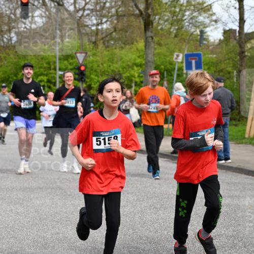 12.04.2026 - 45. Internationalen Wilhelmsburger Insellauf J. Mangold http://msf.ph/oto/9514866 12.04.2026 13:12:55 Ziel 4671, 4627, 4628, 3638, 4385, 2274, 4919, 4720, 4721, 2998, 4693, 3519, 4970, 3686, 4643, 2877, 5265, 5266, 4648, 2026, 5457, 4320, 4249, 3033, 2470, 4320, 4249, 3033, 2470, 4364, 3942, 5221, 3540, 3933, 3935, 3805, 5158, 5157, 2462, 4533, 5693, 5637, 2080, 5819, 2064, 4923, 4281, 3984, 3810 meine-sportfotos.de