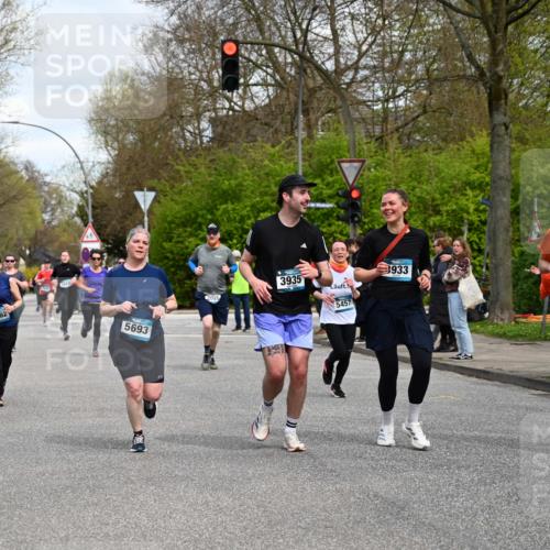12.04.2026 - 45. Internationalen Wilhelmsburger Insellauf J. Mangold http://msf.ph/oto/9514868 12.04.2026 13:12:55 Ziel 4671, 4627, 4628, 3638, 4385, 2274, 4919, 4720, 4721, 2998, 4693, 3519, 4970, 3686, 4643, 2877, 5265, 5266, 4648, 2026, 5457, 4320, 4249, 3033, 2470, 4320, 4249, 3033, 2470, 4364, 3942, 5221, 3540, 3933, 3935, 3805, 5158, 5157, 2462, 4533, 5693, 5637, 2080, 5819, 2064, 4923, 4281, 3984, 3810 meine-sportfotos.de