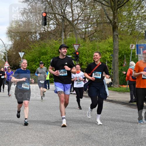 12.04.2026 - 45. Internationalen Wilhelmsburger Insellauf J. Mangold http://msf.ph/oto/9514871 12.04.2026 13:12:56 Ziel 4627, 4628, 3638, 4385, 2274, 4919, 4720, 4721, 2998, 4693, 3519, 4970, 3686, 4643, 2877, 5265, 5266, 4648, 2026, 5457, 4320, 4249, 3033, 2470, 4364, 4364, 3942, 5221, 3540, 3933, 3935, 3805, 5158, 5157, 2462, 4533, 5693, 5637, 2080, 5819, 2064, 4923, 4281, 3984, 3810 meine-sportfotos.de