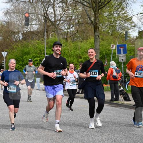 12.04.2026 - 45. Internationalen Wilhelmsburger Insellauf J. Mangold http://msf.ph/oto/9514876 12.04.2026 13:12:56 Ziel 4627, 4628, 3638, 4385, 2274, 4919, 4720, 4721, 2998, 4693, 3519, 4970, 3686, 4643, 2877, 5265, 5266, 4648, 2026, 5457, 4320, 4249, 3033, 2470, 4364, 4364, 3942, 5221, 3540, 3933, 3935, 3805, 5158, 5157, 2462, 4533, 5693, 5637, 2080, 5819, 2064, 4923, 4281, 3984, 3810 meine-sportfotos.de