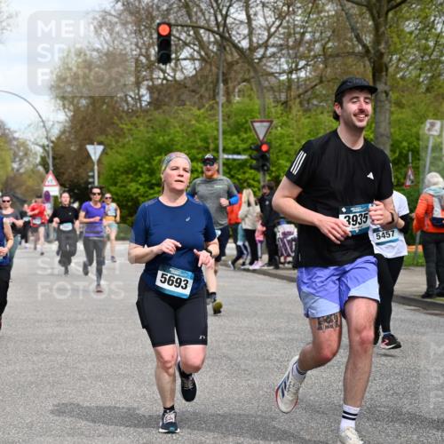 12.04.2026 - 45. Internationalen Wilhelmsburger Insellauf J. Mangold http://msf.ph/oto/9514882 12.04.2026 13:12:57 Ziel 3638, 4385, 2274, 4919, 4720, 4721, 2998, 4693, 3519, 4970, 3686, 4643, 2877, 5265, 5266, 4648, 2026, 5457, 4320, 4249, 3033, 2470, 4364, 3942, 5221, 3942, 5221, 3540, 3933, 3935, 3805, 5158, 5157, 2462, 4533, 5693, 5637, 2080, 5819, 2064, 4923, 4281, 3984, 3810 meine-sportfotos.de