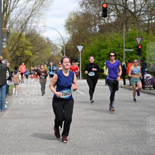 12.04.2026 - 45. Internationalen Wilhelmsburger Insellauf J. Mangold http://msf.ph/oto/9514896 12.04.2026 13:12:59 Ziel 4385, 2274, 4919, 4720, 4721, 2998, 4693, 3519, 4970, 3686, 4643, 2877, 5265, 5266, 4648, 2026, 5457, 4320, 4249, 3033, 2470, 4364, 3942, 5221, 3540, 3933, 3933, 3935, 3805, 5158, 5157, 2462, 4533, 5693, 5637, 2080, 5819, 2064, 4923, 4281, 3984, 3810, 3268, 2062 meine-sportfotos.de