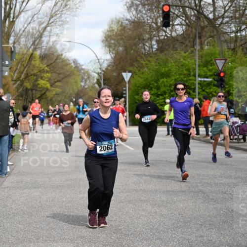 12.04.2026 - 45. Internationalen Wilhelmsburger Insellauf J. Mangold http://msf.ph/oto/9514897 12.04.2026 13:12:59 Ziel 4385, 2274, 4919, 4720, 4721, 2998, 4693, 3519, 4970, 3686, 4643, 2877, 5265, 5266, 4648, 2026, 5457, 4320, 4249, 3033, 2470, 4364, 3942, 5221, 3540, 3933, 3933, 3935, 3805, 5158, 5157, 2462, 4533, 5693, 5637, 2080, 5819, 2064, 4923, 4281, 3984, 3810, 3268, 2062 meine-sportfotos.de