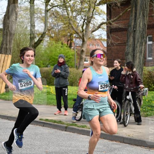12.04.2026 - 45. Internationalen Wilhelmsburger Insellauf J. Mangold http://msf.ph/oto/9514915 12.04.2026 13:13:02 Ziel 2274, 4919, 4720, 4721, 2998, 4693, 3519, 4970, 3686, 4643, 2877, 5265, 5266, 4648, 2026, 5457, 4320, 4249, 3033, 2470, 4364, 3942, 5221, 3540, 3933, 3935, 3805, 5158, 5157, 5158, 5157, 2462, 4533, 5693, 5637, 2080, 5819, 2064, 4923, 4281, 3984, 3810, 3268, 2062, 4783 meine-sportfotos.de