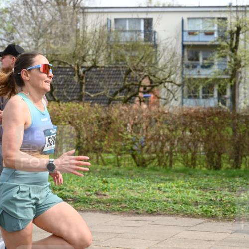 12.04.2026 - 45. Internationalen Wilhelmsburger Insellauf J. Mangold http://msf.ph/oto/9514923 12.04.2026 13:13:03 Ziel 2274, 4919, 4720, 4721, 2998, 4693, 3519, 4970, 3686, 4643, 2877, 5265, 5266, 4648, 2026, 5457, 4320, 4249, 3033, 2470, 4364, 3942, 5221, 3540, 3933, 3935, 3805, 5158, 5157, 2462, 4533, 5693, 2462, 4533, 5693, 5637, 2080, 5819, 2080, 5819, 2064, 4923, 4281, 3984, 3810, 3268, 2062, 4783 meine-sportfotos.de