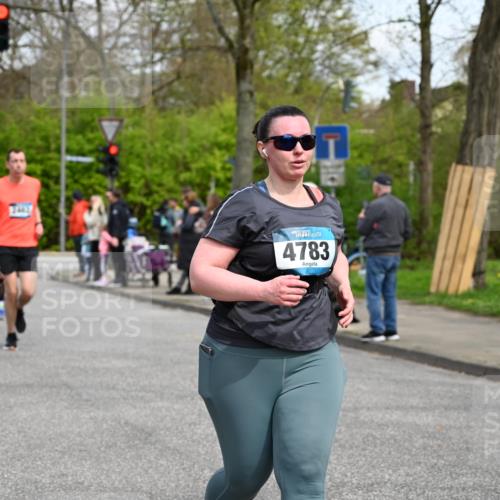 12.04.2026 - 45. Internationalen Wilhelmsburger Insellauf J. Mangold http://msf.ph/oto/9514947 12.04.2026 13:13:06 Ziel 2998, 4693, 3519, 4970, 3686, 4643, 2877, 5265, 5266, 4648, 2026, 5457, 4320, 4249, 3033, 2470, 4364, 3942, 5221, 3540, 3933, 3935, 3805, 5158, 5157, 2462, 4533, 5693, 5637, 2080, 5819, 2064, 4923, 4281, 3984, 3984, 3810, 3268, 2062, 4783, 4178 meine-sportfotos.de